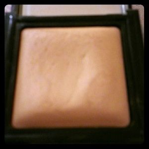 Laura Mercier Candle Glow Face Powder 3